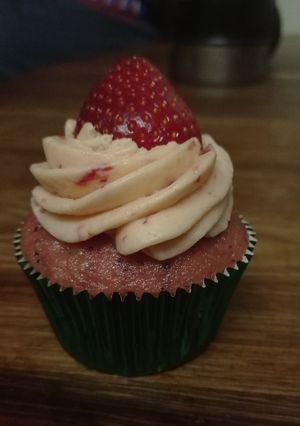 Una foto de Cupcakes de frutillas frescas