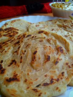 মুচমুচে লাচ্ছা পরোটা(muchmuche laccha parota recipe in Bengali) রেসিপির প্রধান ছবি