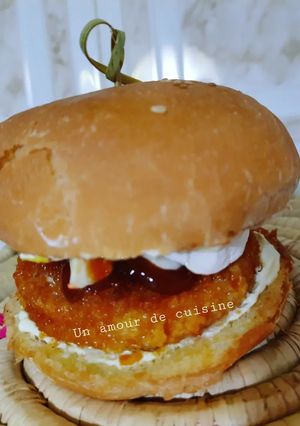 Une photo de Burger poulet fromages 🍔