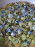 Frittata de calabacín, puerro y queso azul