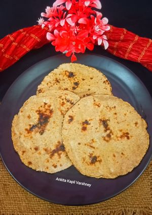 A picture of Sattu Roti.