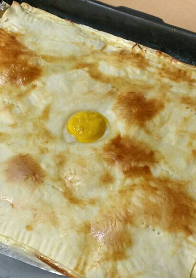 Una foto de Empanada de jamón york y queso