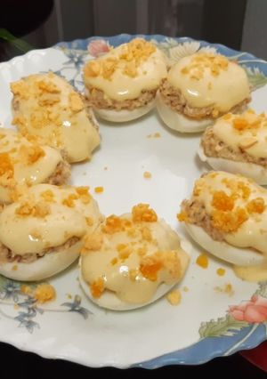 Una foto de Huevos rellenos de marisco