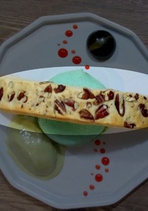 Una foto de Arco de masa quebrada con nueces