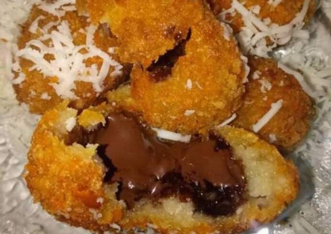 Resep Bola Pisang Coklat Lumer Oleh Nurhsnh Cookpad