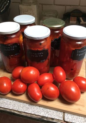 Una foto de Tomates peritas en conserva 🍅🍅🍅🍅🍅