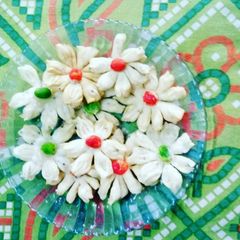 A picture of Flower namkeen.