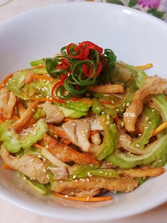 Hình của món Gỏi KHỔ QUA chay.
