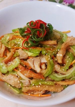 Hình của món Gỏi KHỔ QUA chay.
