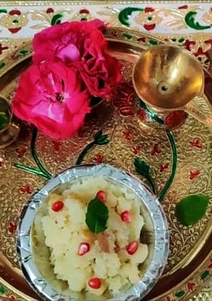 મહાપ્રસાદ રવા શીરો (Mahaprasad Rava Sheera Recipe In Gujarati) રેસીપી મુખ્ય ફોટો
