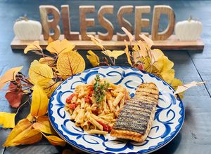 Una foto de Penne pasta con tomate cherry asado (Gluten free & dairy free) 🥰
