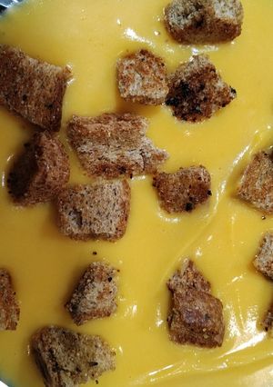 Una foto de Crema de Calabaza con Quesitos y Picatostes