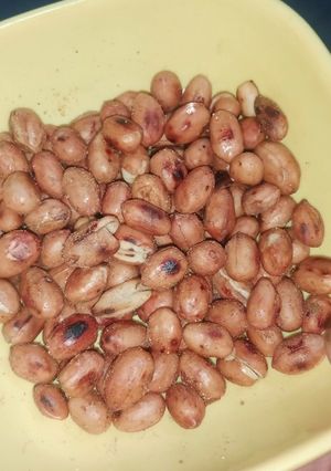 A picture of Roasted peanuts.