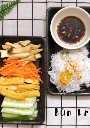 A picture of Vegetarian Noodle Salad (Bún trộn chay).