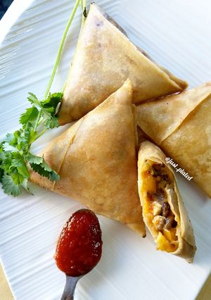 A picture of Pizza Samoosas.