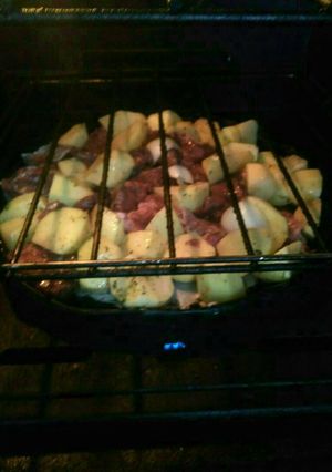 Una foto de Carne con papas