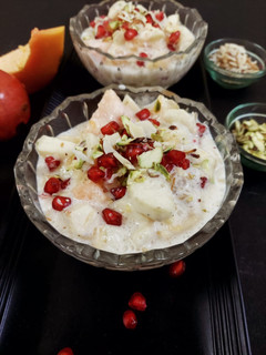 क्रीमी फ्रूट्स सैलेड (creamy fruits salad recipe in Hindi) रेसिपी मुख्य फोटो