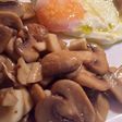 Champiñones al Ajillo con Huevo