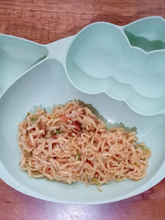 Langkah Mudah untuk Membuat Day. 550 Mie Goreng Ayam Crispy (23 month+) Yang Lezat