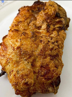 Una foto de Pechuga empanada rellena con bacon y queso airfryer