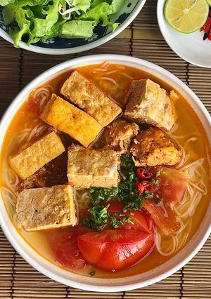 Hình của món Bún riêu cua.