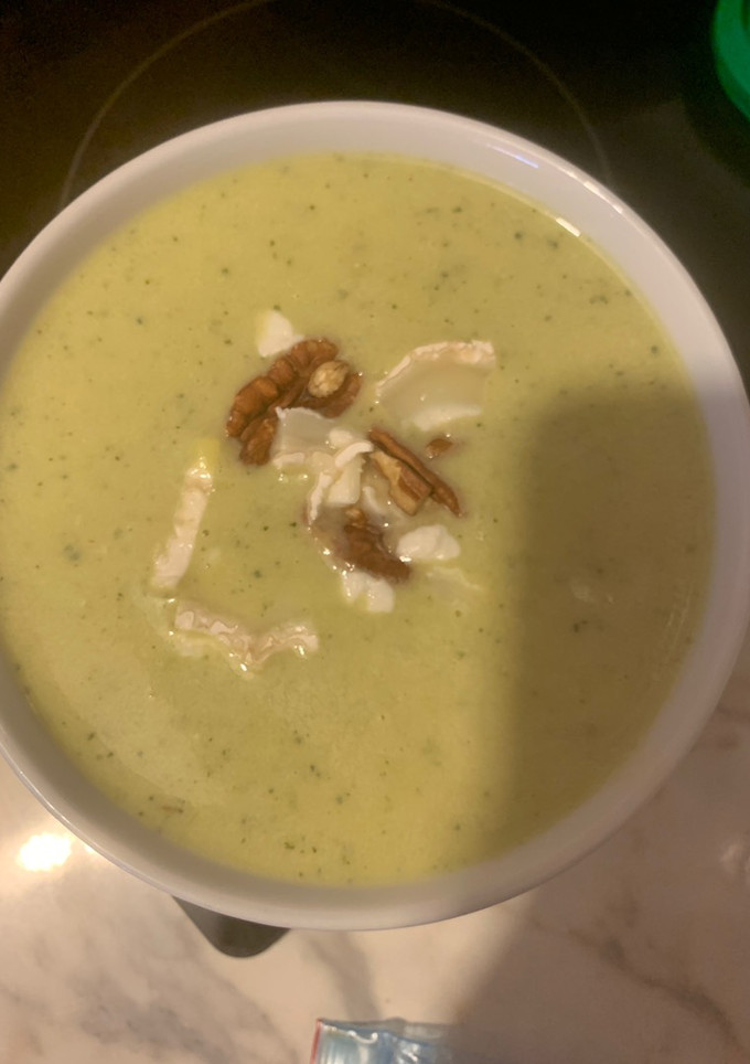 Una foto de Crema de calabacín con queso de cabra (keto)