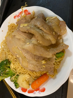 10分鐘燒肉炒泡麵料理 的食譜成品照片