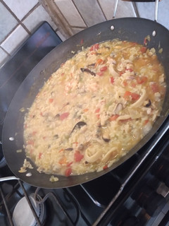Una foto de Paella de mariscos 🦞🦀🦑🦐
