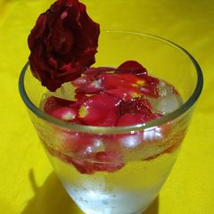 A picture of Rose Queen Cocktail.