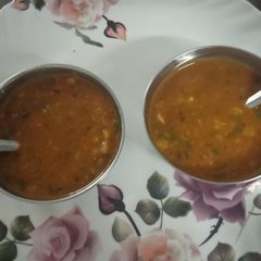A picture of Dal fry.