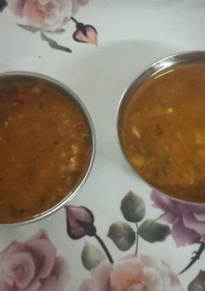 A picture of Dal fry.
