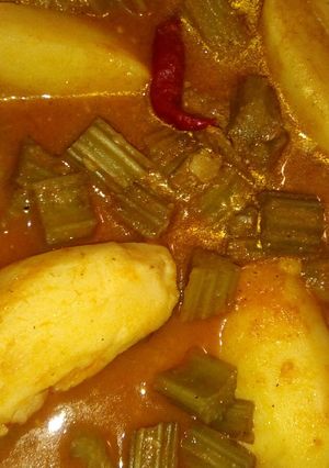 صورة لوصفة الخرشف بالبطاطا مرق حمراء