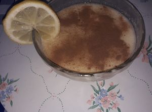 Una foto de Natillas de limón y leche condensada (fácil y rico)