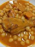 Garbanzos y muslos de pollo