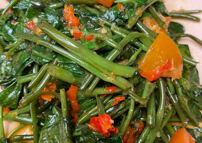 Cara Gampang Menyiapkan Cah kangkung Pedas, Bikin Ngiler