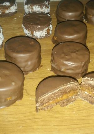 Una foto de Alfajores de chocolate