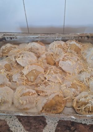Una foto de Sorrentinos de carne con salsa blanca