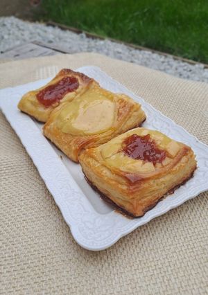 Una foto de Medialunas y facturas de manteca