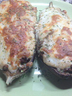 Una foto de Berenjena rellena con bechamel de calabacín