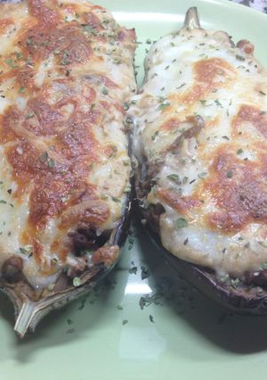 Una foto de Berenjena rellena con bechamel de calabacín