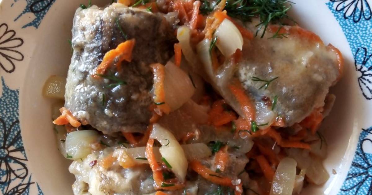 Рыба тушеная с курагой