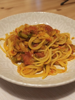Una foto de Pasta (espaguetis) con sofrito casero