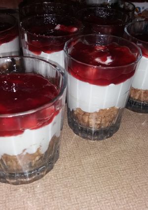 Φωτογραφία της συνταγής Cheese cake με μαρμελάδα φράουλα