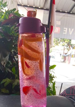 Foto resep Infused Water, Buah Strawberry Lemon Dan chia seed