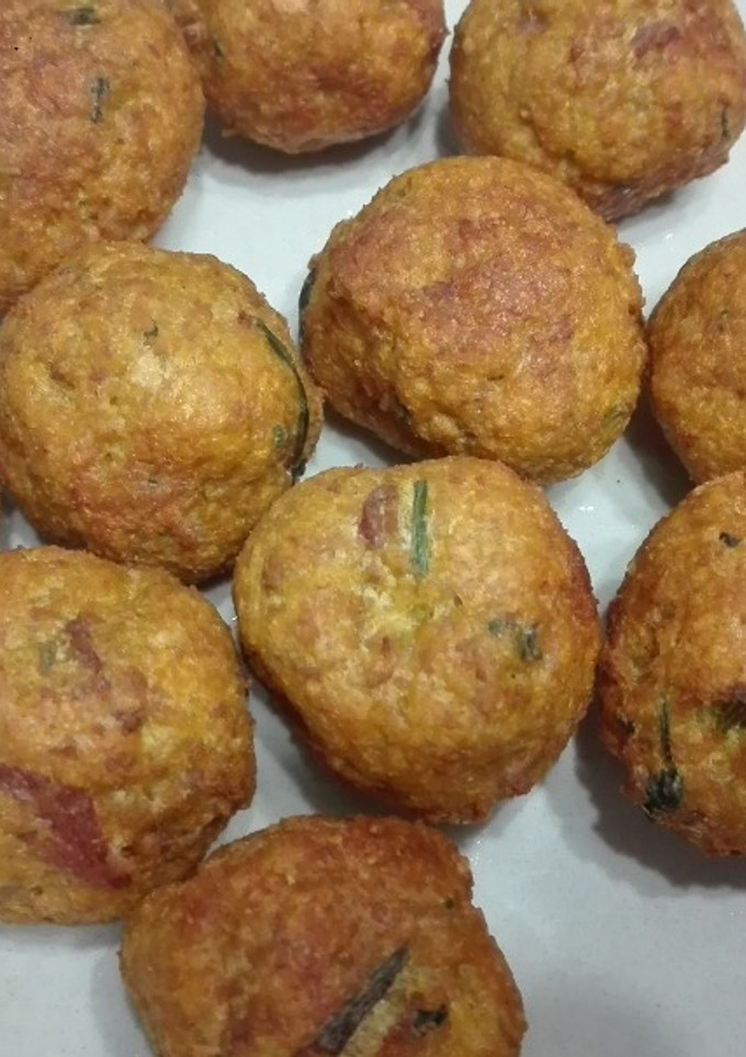 Una foto de Albóndigas de carne y jamón