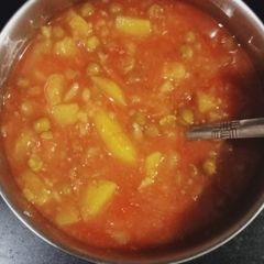 Aloo matar aur tamatar ki sabji A picture of Aloo matar aur tamatar ki sabji.