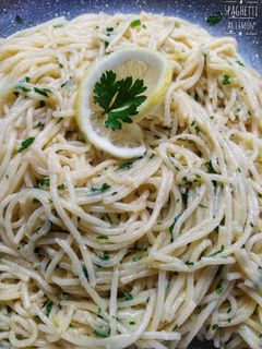 Una foto de Spaghetti al limón 🍝🍋