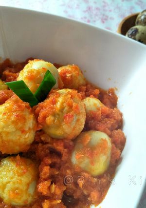 A picture of Telur Puyuh Balado (Quail Eggs with Balado Sauce).