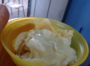 Una foto de Ravioles jamón y queso, en salsa blanca