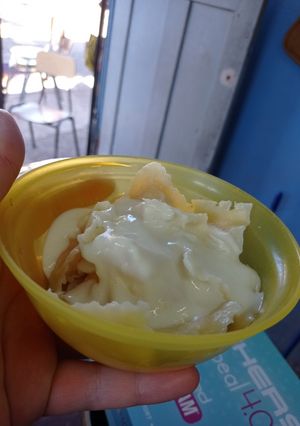 Una foto de Ravioles jamón y queso, en salsa blanca